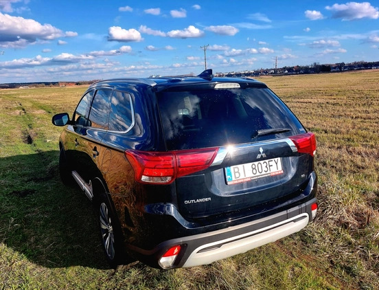 Mitsubishi Outlander cena 115000 przebieg: 98000, rok produkcji 2020 z Białystok małe 67